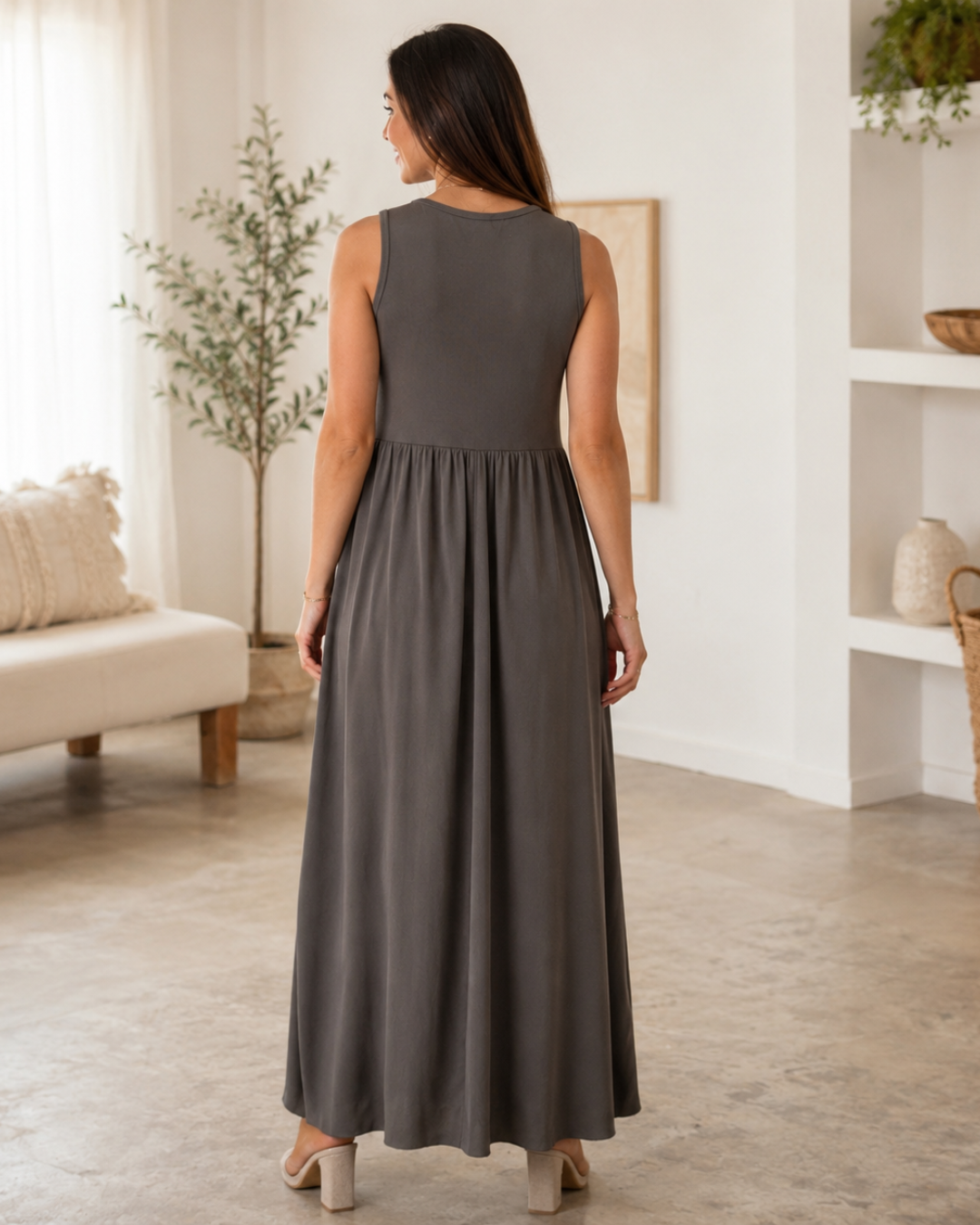 Vestido Comprido Fluido Sem Mangas