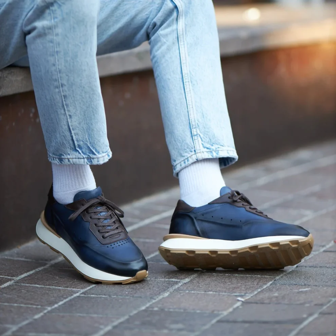 Sapatilhas de couro com solas ergonómicas antiderrapantes para homem