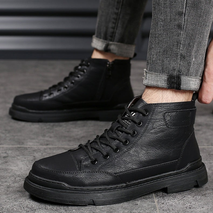 Botas de homem em pele com forro de lã