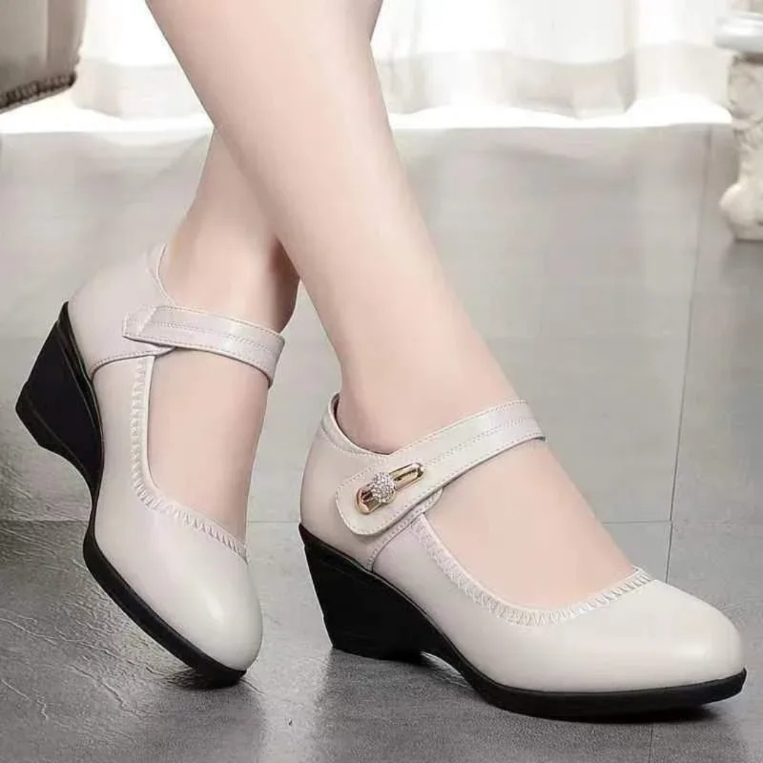 Sapatos de Salão com Salto Médio e Palmilha Acolchoada